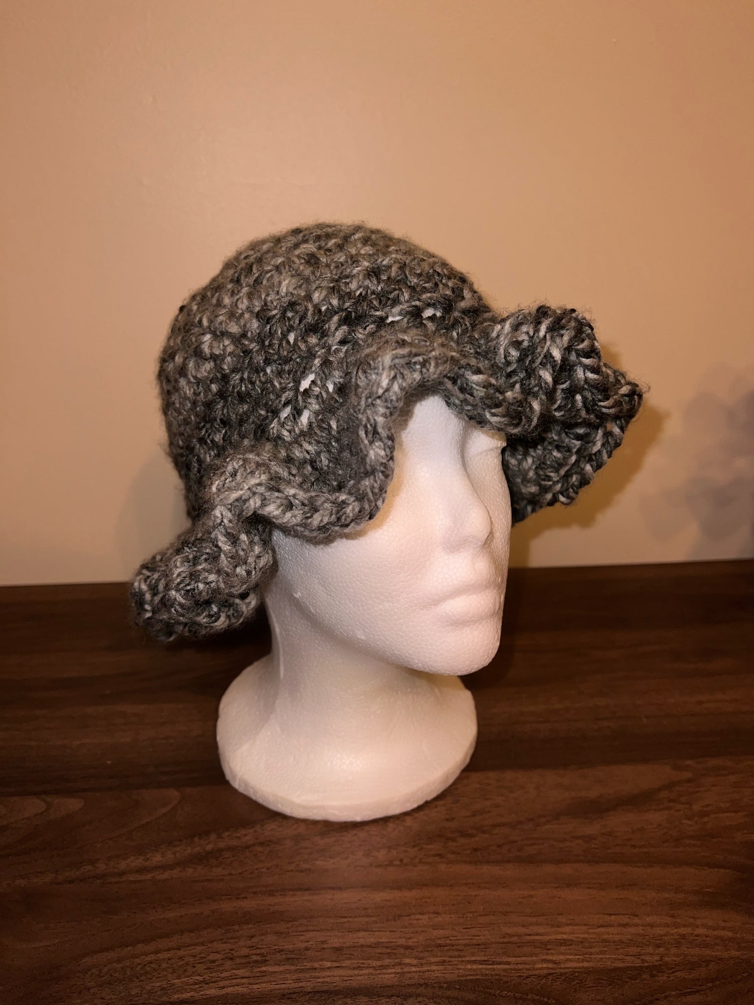 Crocheted Bucket Hat (ruffles)