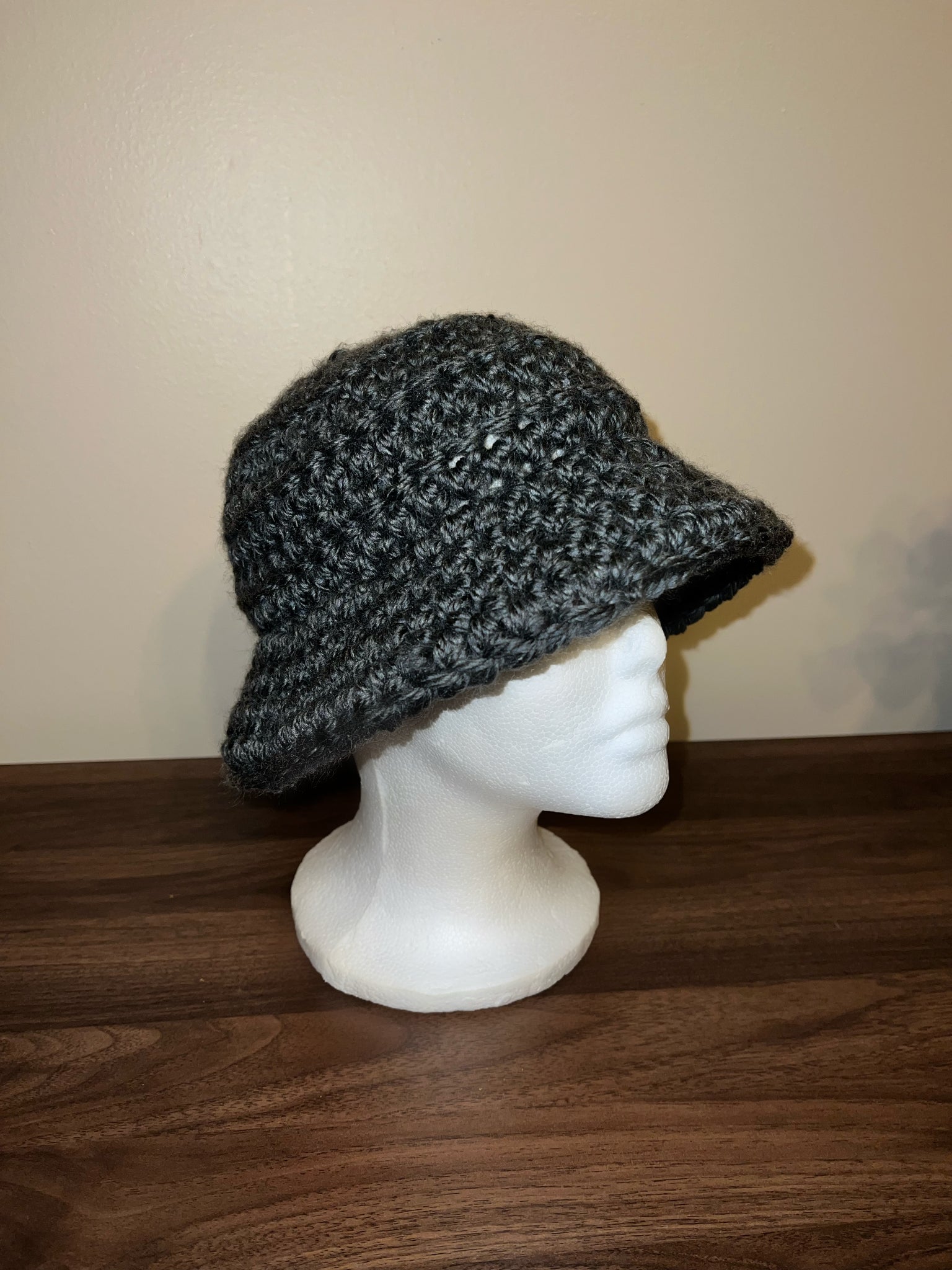 Crocheted Bucket Hat (thick yarn)